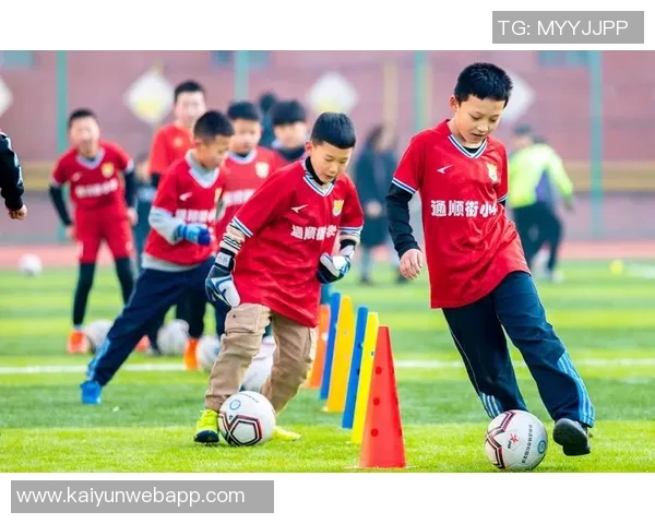 红太狼外号背后的足球传奇人物揭秘和他与中国足球的关系